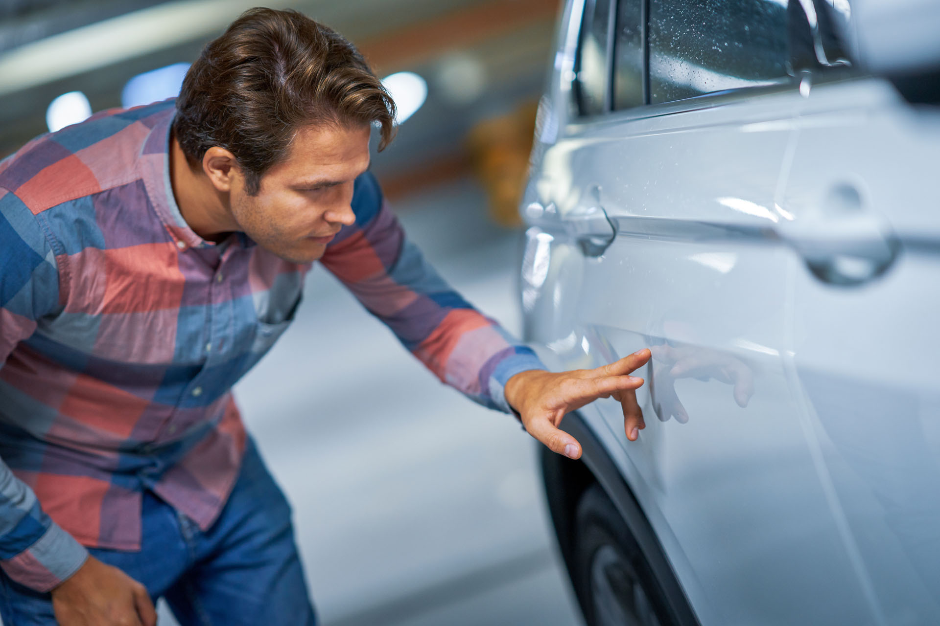 Comment effacer les rayures présentes sur la carrosserie de votre voiture ?  - Conseils auto